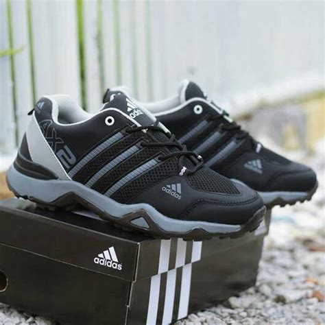 sepatu adidas hitam